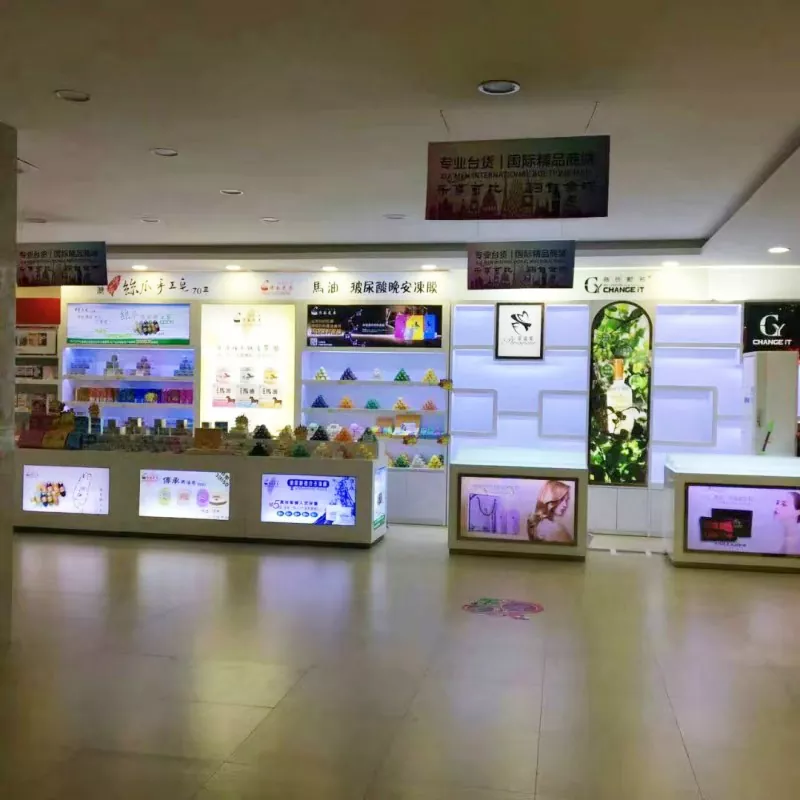 Kosmetiikka vitriinit