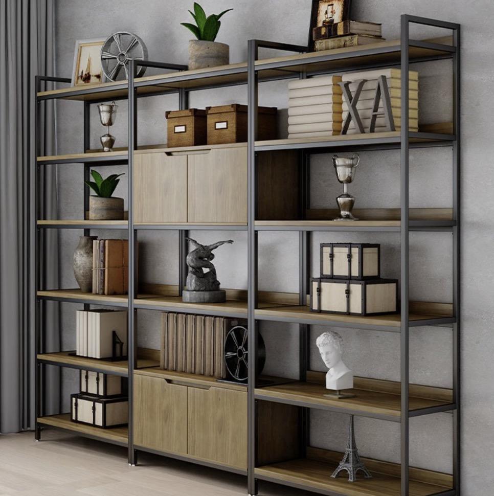 Rautainen näyttökaappi